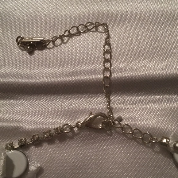 HOST PICK!!! 🎉 Vintage crystal formal necklace - Picture 4 of 4